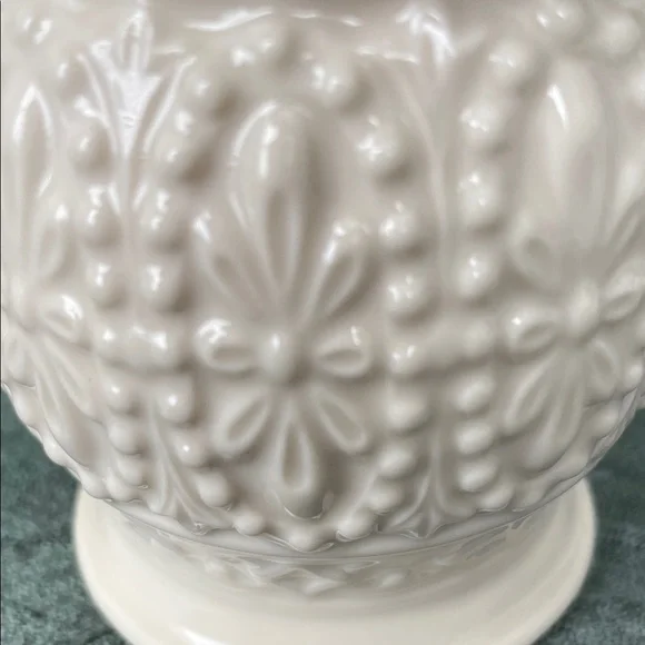 Vintage Lenox beaded Ceramic Vase /Votive holder with Gold Rim - Picture 4 of 6